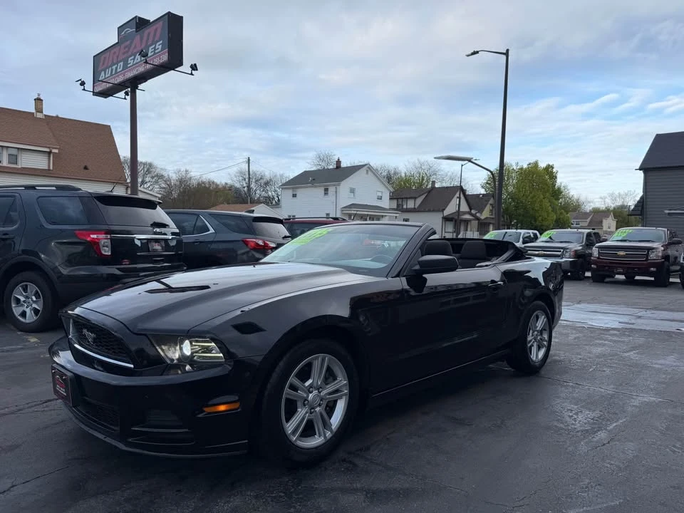 2011 Ford S197 Mustang - Image 2 of 19