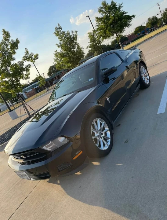2011 Ford S197 Mustang - Image 2 of 10