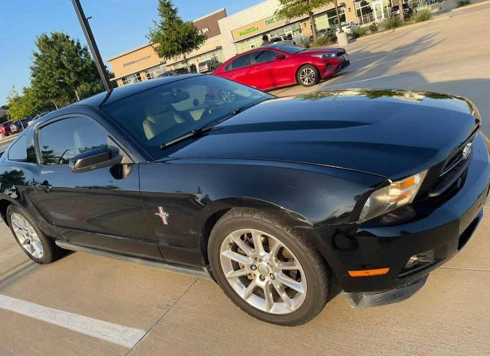 2011 Ford S197 Mustang - Image 3 of 10