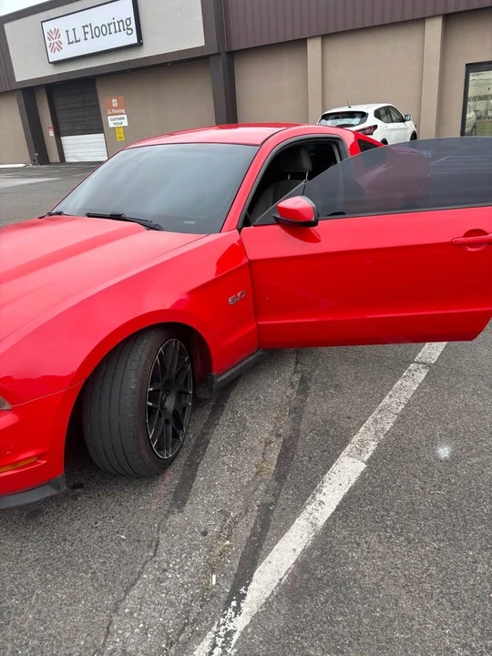 2011 Ford S197 Mustang - Image 5 of 12