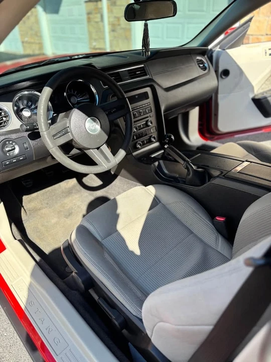 2011 Ford S197 Mustang - Image 7 of 12