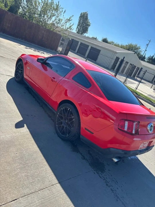 2011 Ford S197 Mustang - Image 3 of 12