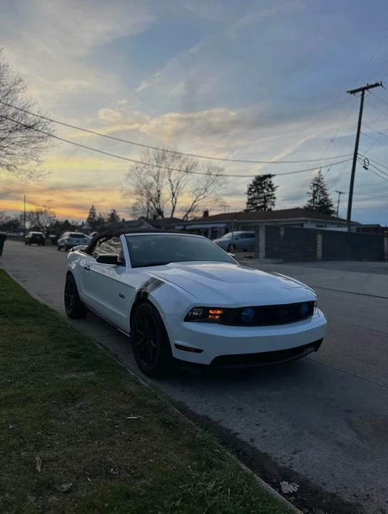 2011 Ford S197 Mustang - Image 2 of 5