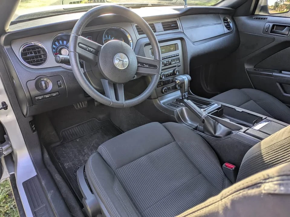 2011 Ford S197 Mustang - Image 6 of 10
