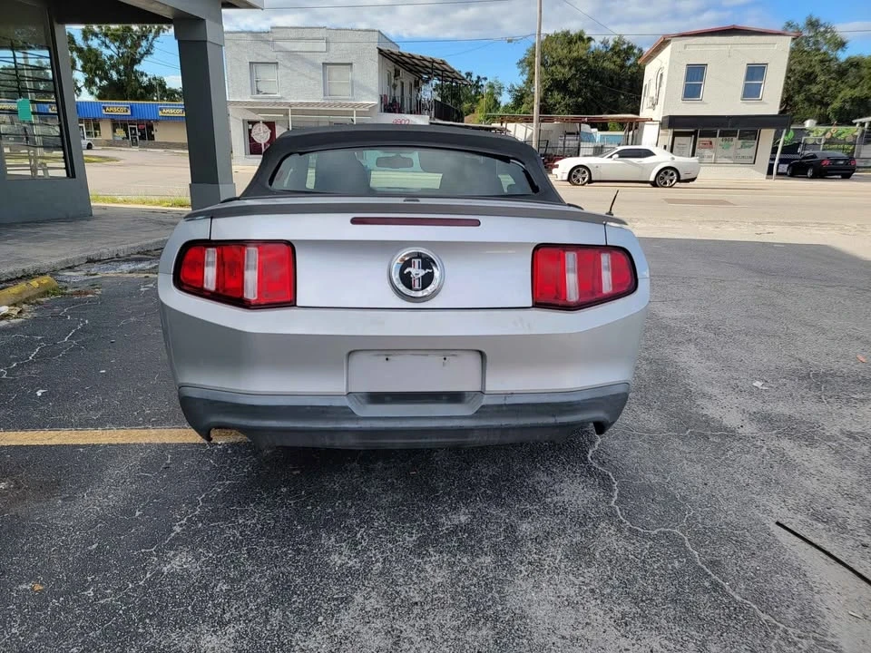 2011 Ford S197 Mustang - Image 3 of 7