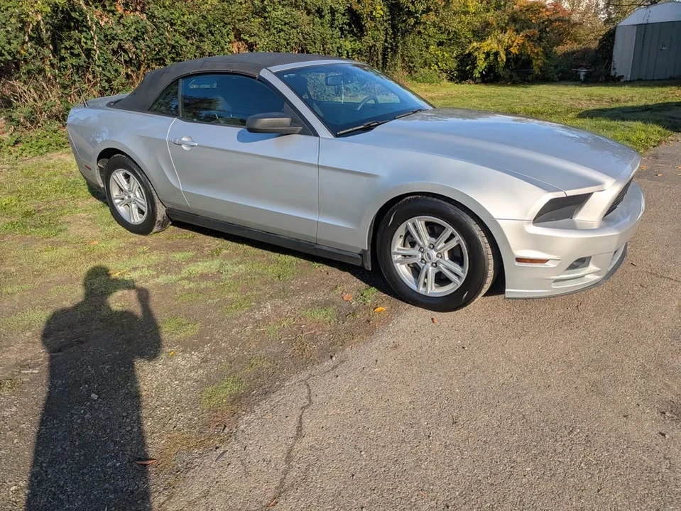 2011 Ford S197 Mustang - Image 3 of 10