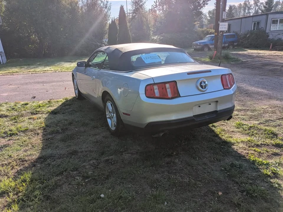2011 Ford S197 Mustang - Image 5 of 10
