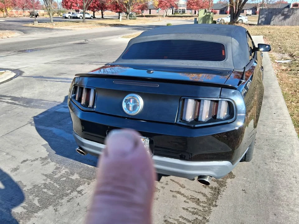 2011 Ford S197 Mustang - Image 6 of 14