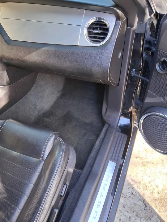 2011 Ford S197 Mustang - Image 12 of 14