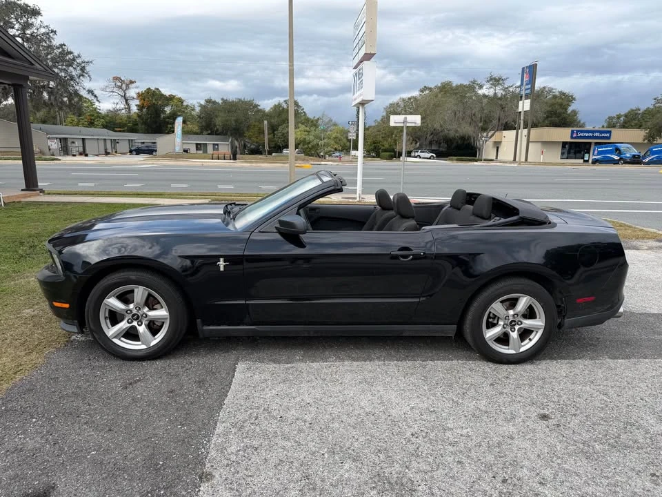 2011 Ford S197 Mustang - Image 2 of 10