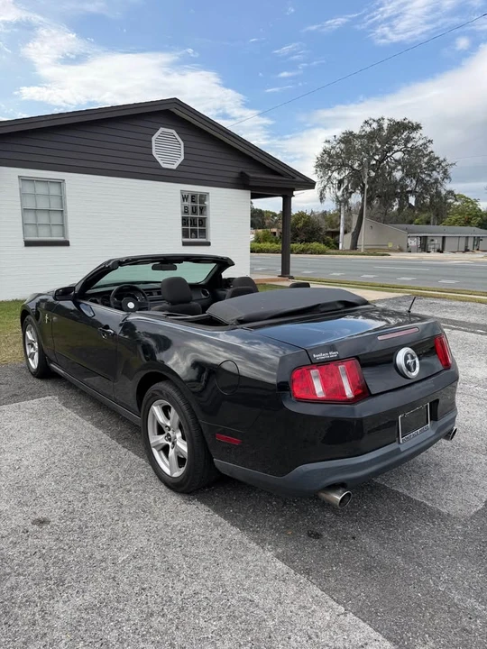 2011 Ford S197 Mustang - Image 3 of 10