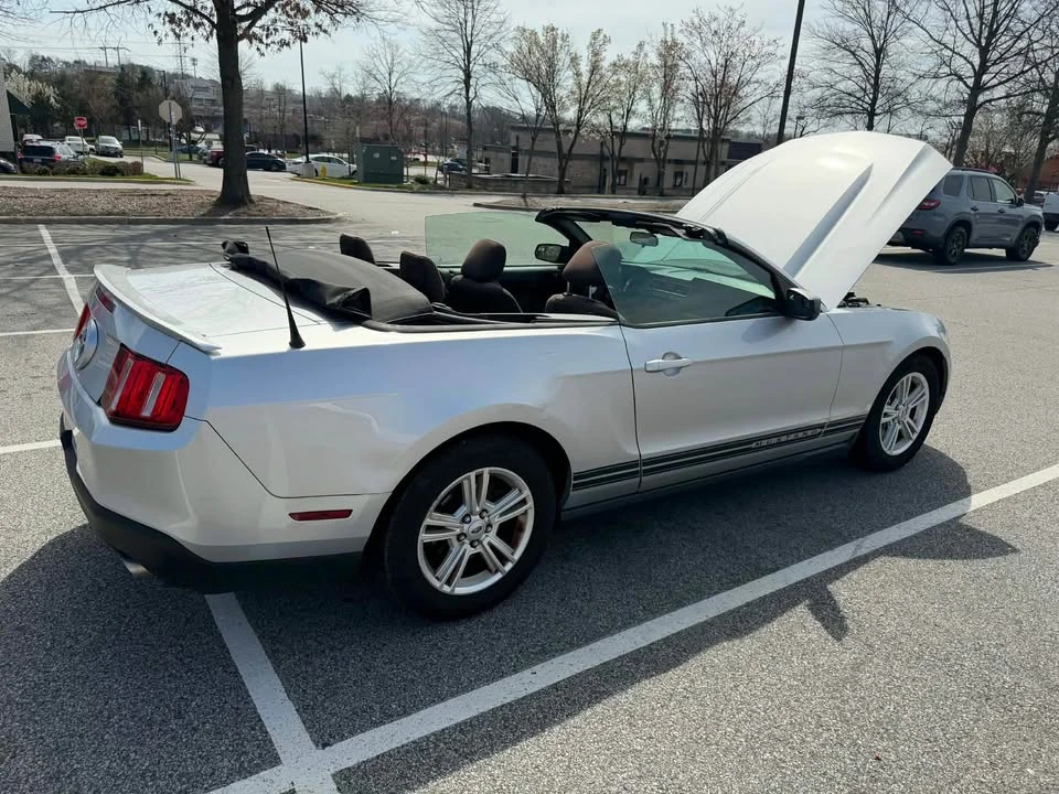 2011 Ford S197 Mustang - Image 9 of 14