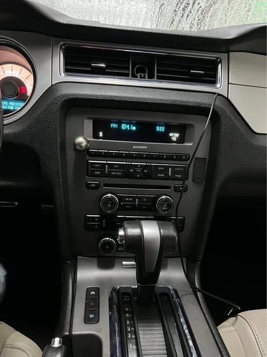 2011 Ford S197 Mustang - Image 13 of 18