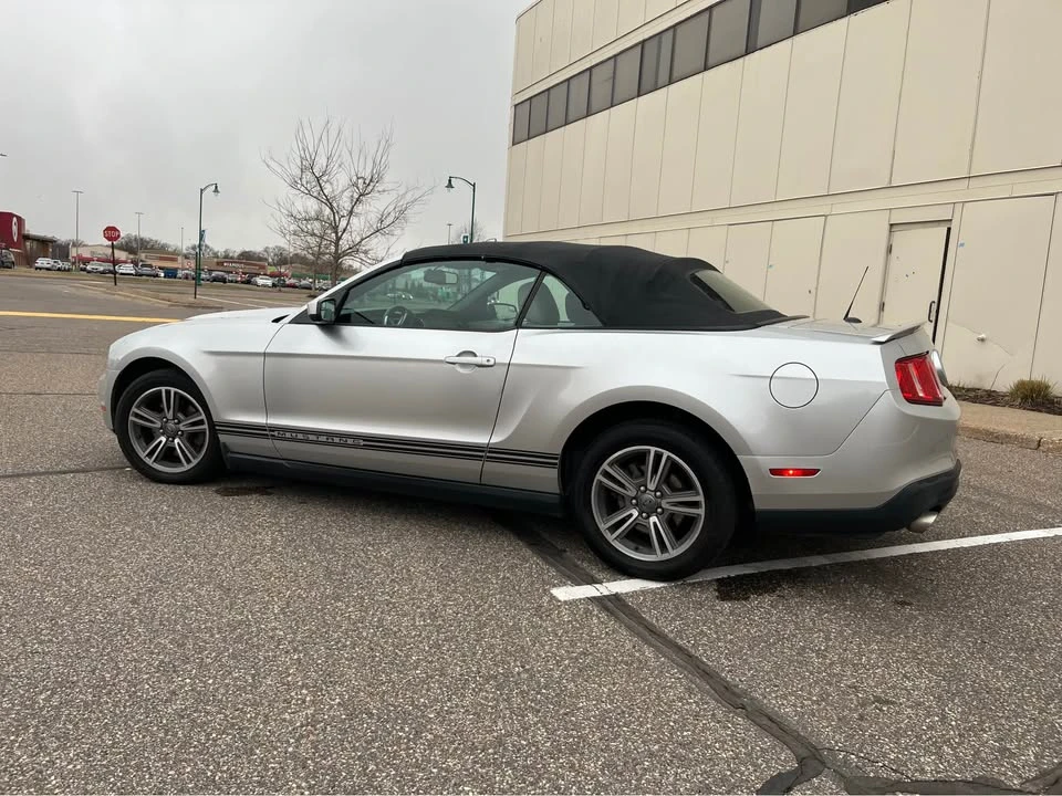 2011 Ford S197 Mustang - Image 8 of 18