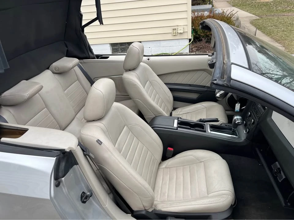 2011 Ford S197 Mustang - Image 16 of 18