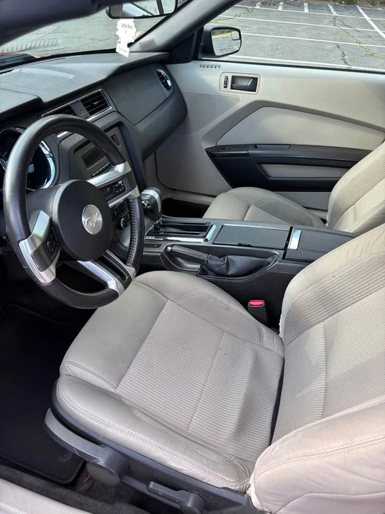 2011 Ford S197 Mustang - Image 7 of 8