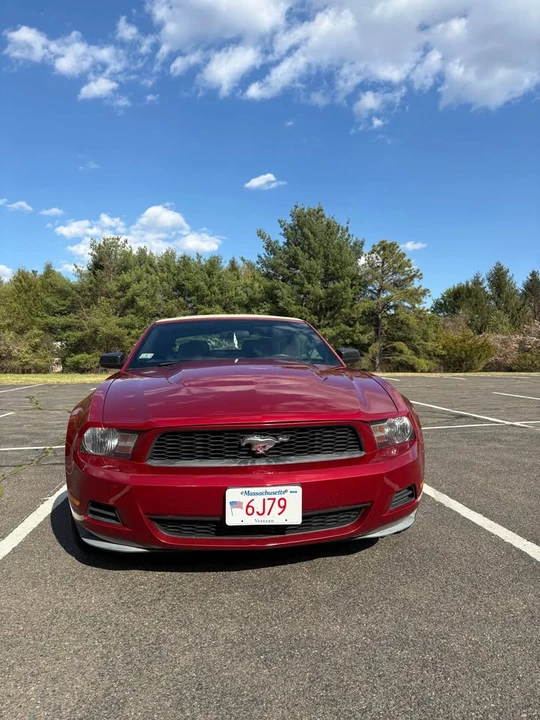 2011 Ford S197 Mustang - Image 2 of 8