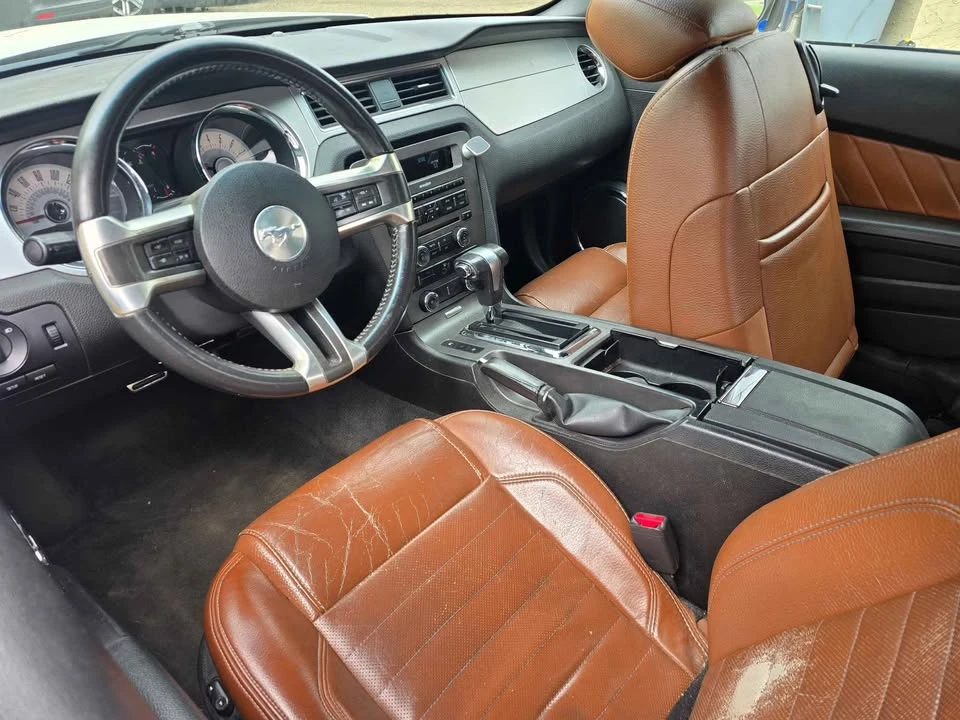 2011 Ford S197 Mustang - Image 8 of 10