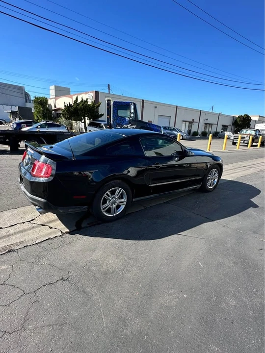 2011 Ford S197 Mustang - Image 2 of 7