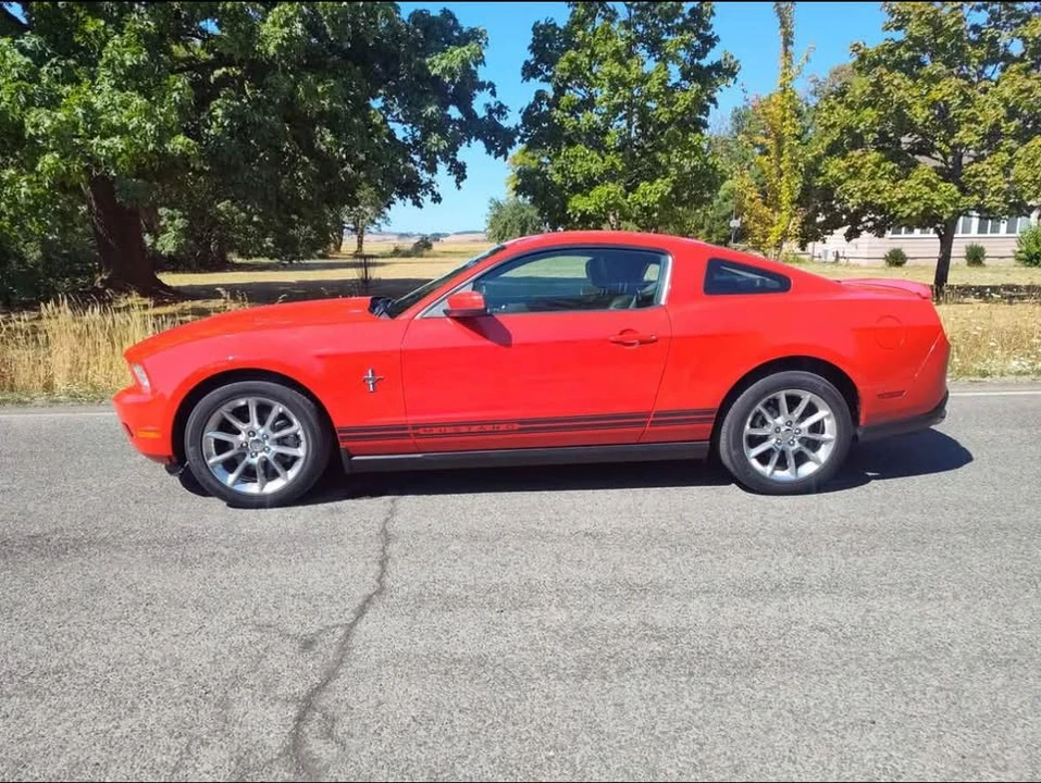 2011 Ford S197 Mustang - Image 4 of 9