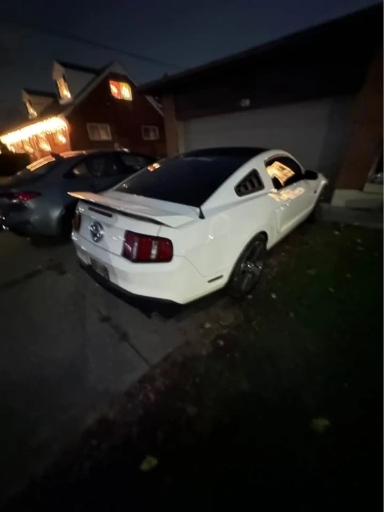 2011 Ford S197 Mustang - Image 8 of 8