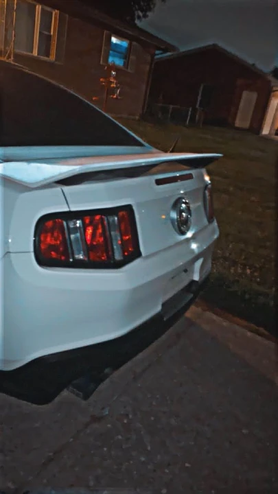 2011 Ford S197 Mustang - Image 7 of 8