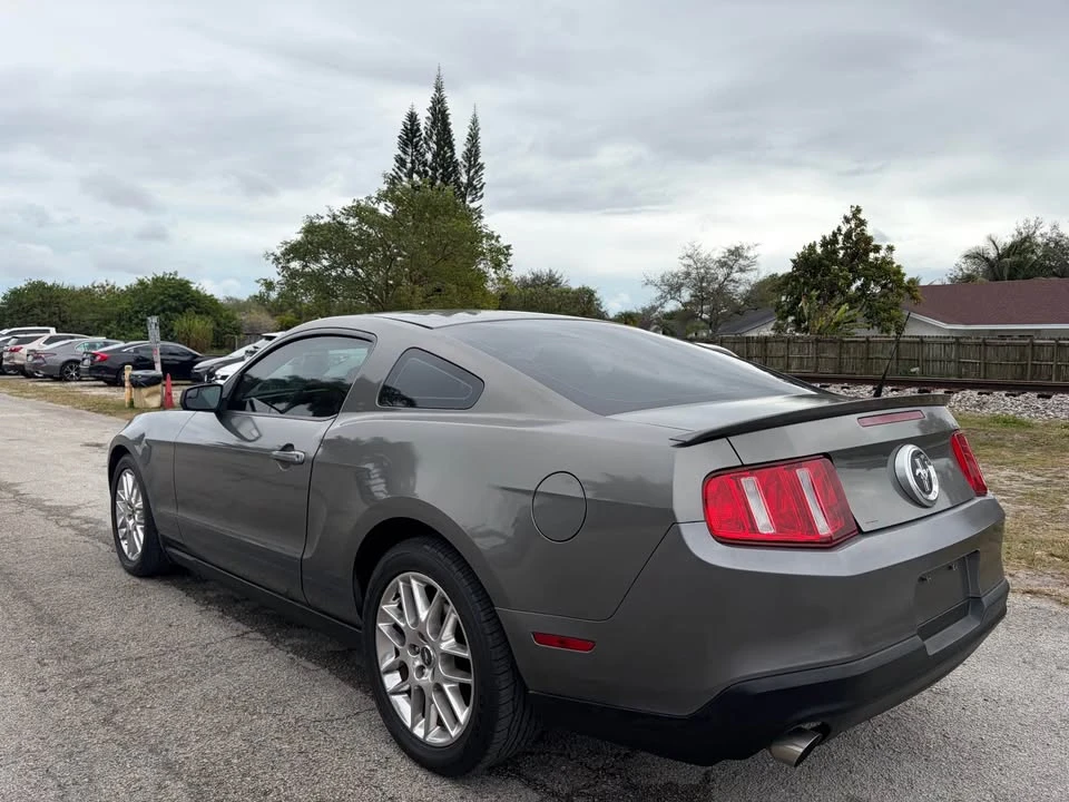 2011 Ford S197 Mustang - Image 8 of 19