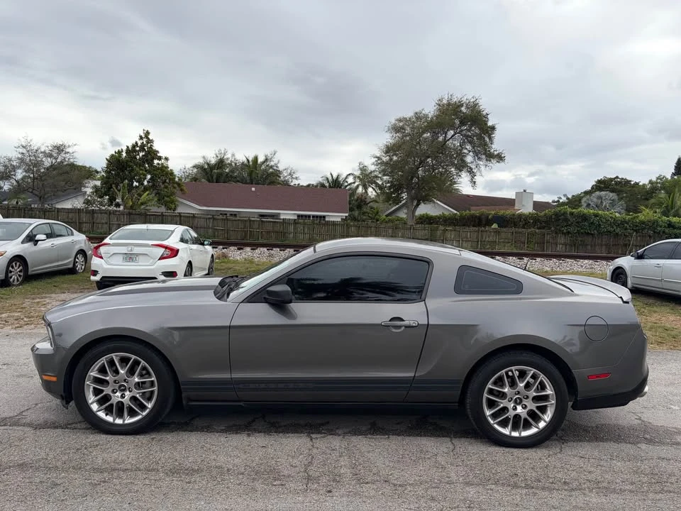 2011 Ford S197 Mustang - Image 9 of 19