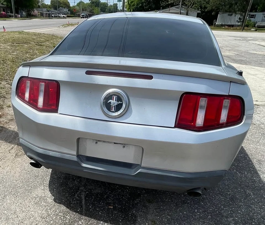 2011 Ford S197 Mustang - Image 2 of 5