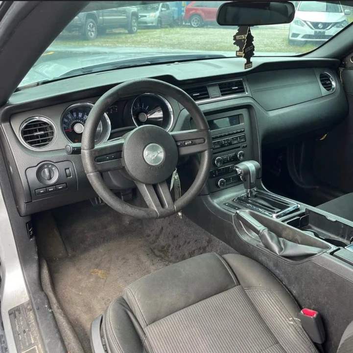 2011 Ford S197 Mustang - Image 7 of 9