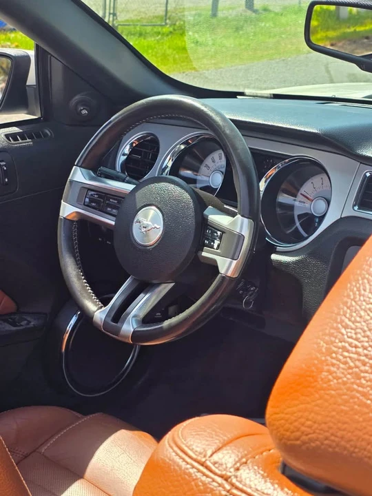 2011 Ford S197 Mustang - Image 12 of 20