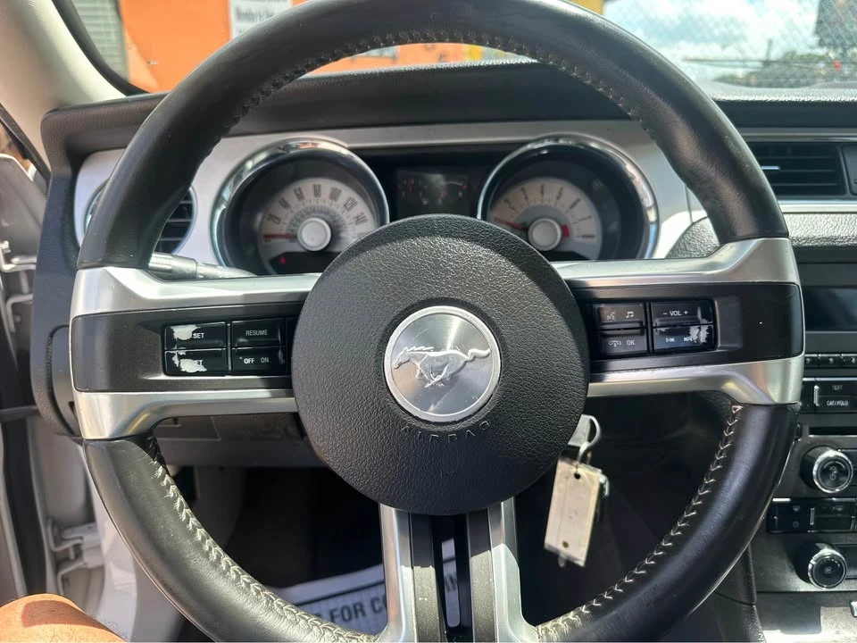 2011 Ford S197 Mustang - Image 11 of 19