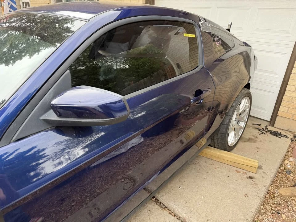 2011 Ford S197 Mustang - Image 2 of 10