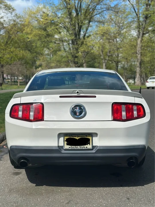 2011 Ford S197 Mustang - Image 9 of 10