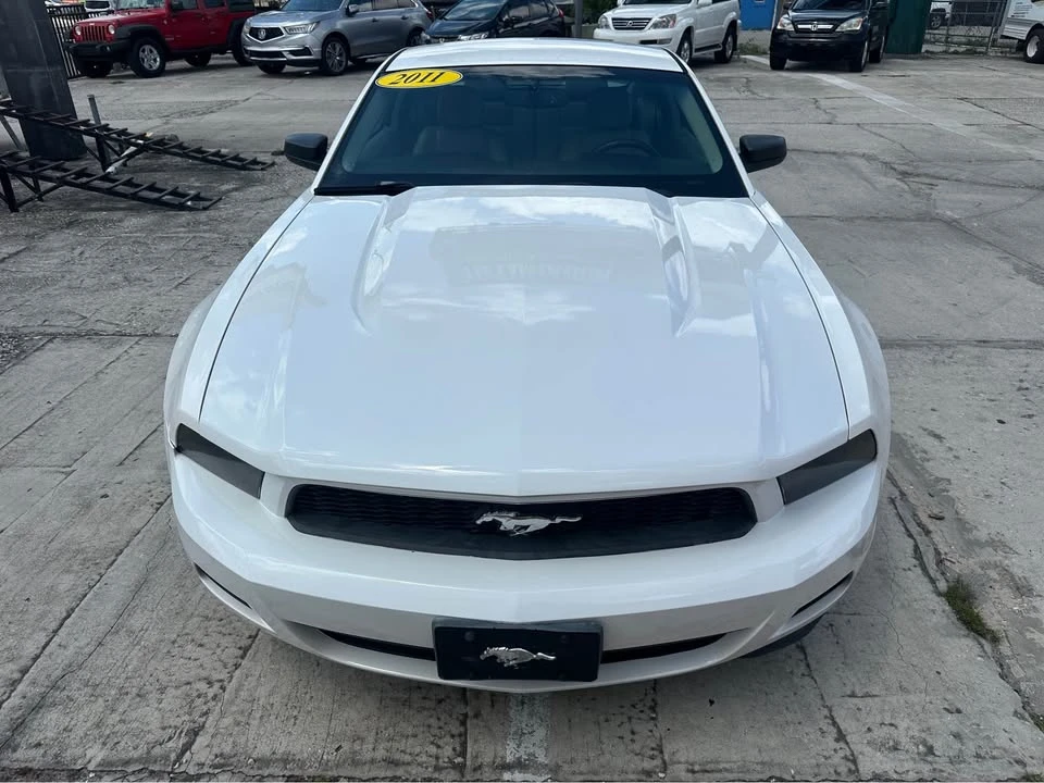 2011 Ford S197 Mustang - Image 2 of 19