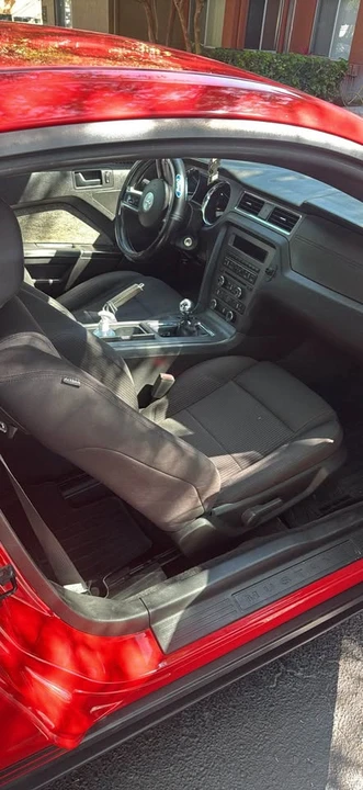 2011 Ford S197 Mustang - Image 2 of 3