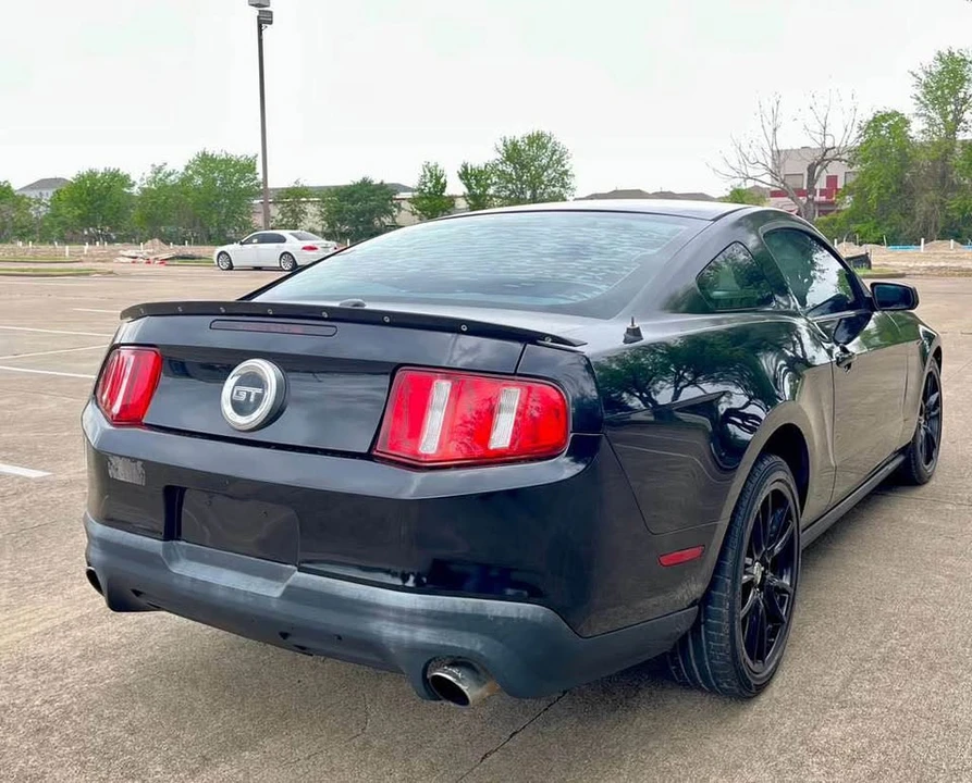 2011 Ford S197 Mustang - Image 2 of 10