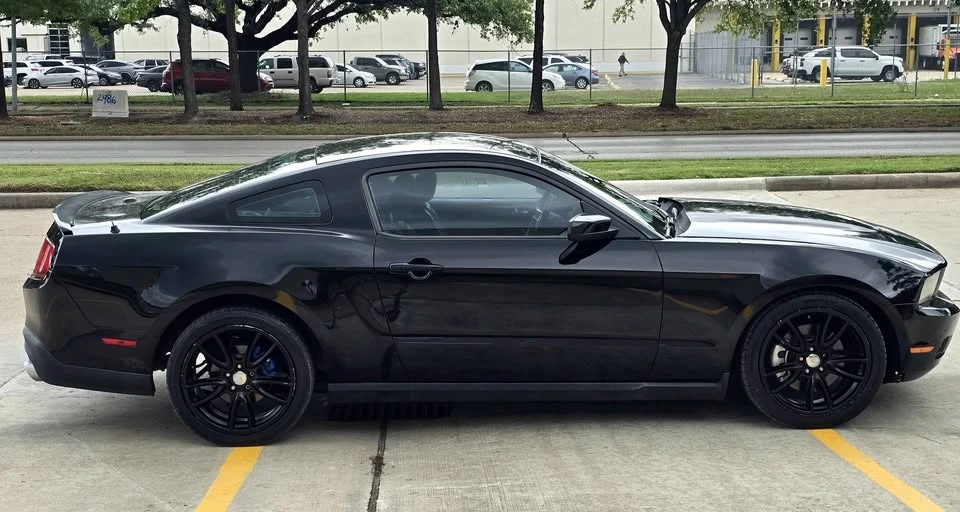 2011 Ford S197 Mustang - Image 6 of 11
