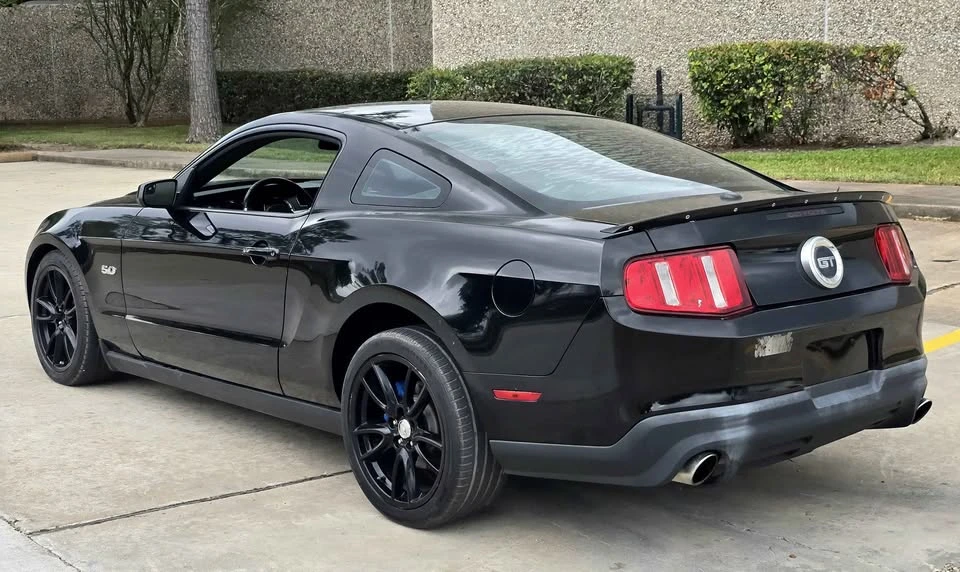 2011 Ford S197 Mustang - Image 3 of 11