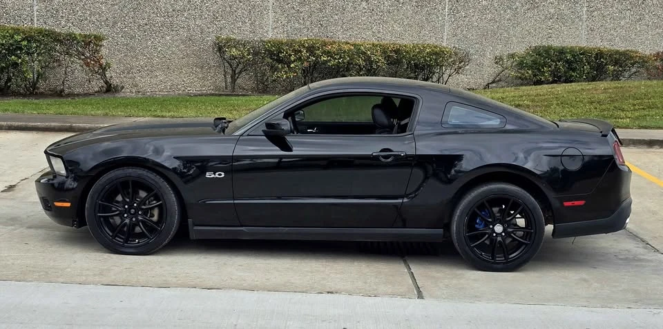 2011 Ford S197 Mustang - Image 2 of 11
