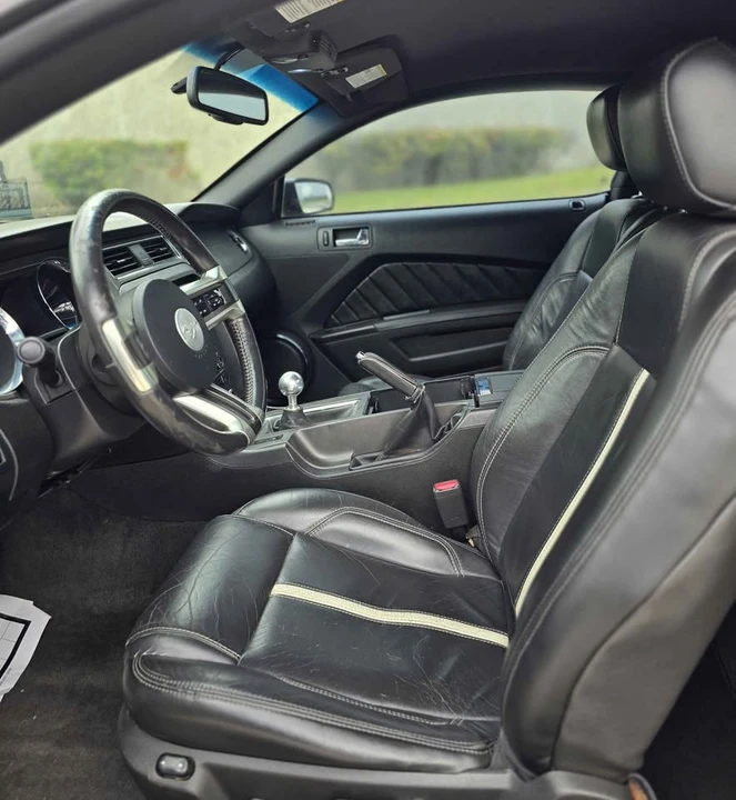 2011 Ford S197 Mustang - Image 9 of 11