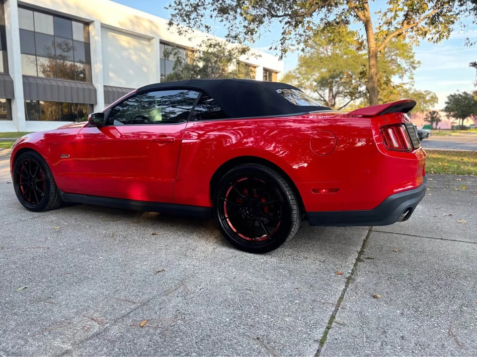 2011 Ford S197 Mustang - Image 2 of 10