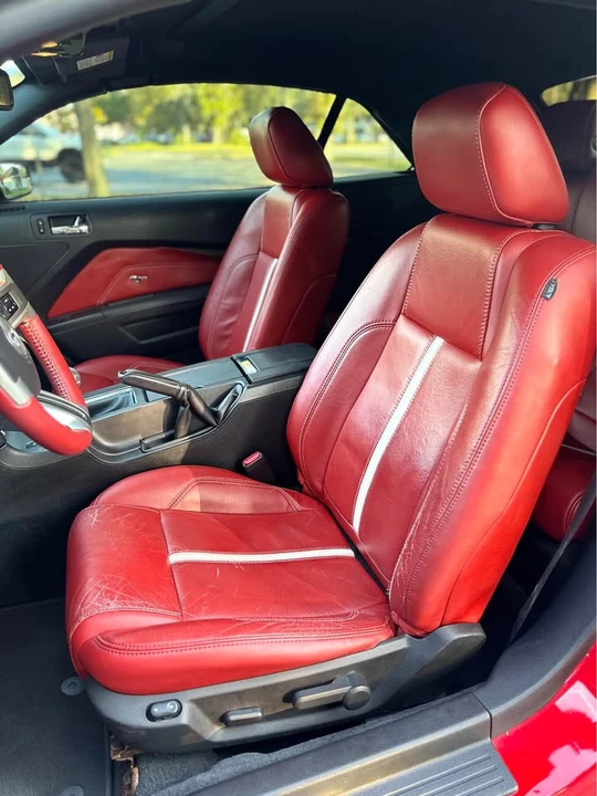 2011 Ford S197 Mustang - Image 8 of 10