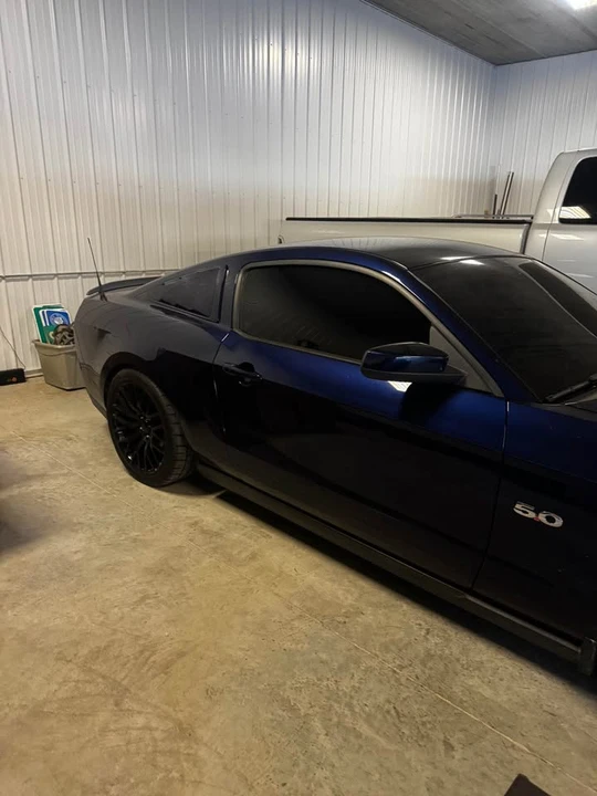 2011 Ford S197 Mustang - Image 2 of 5