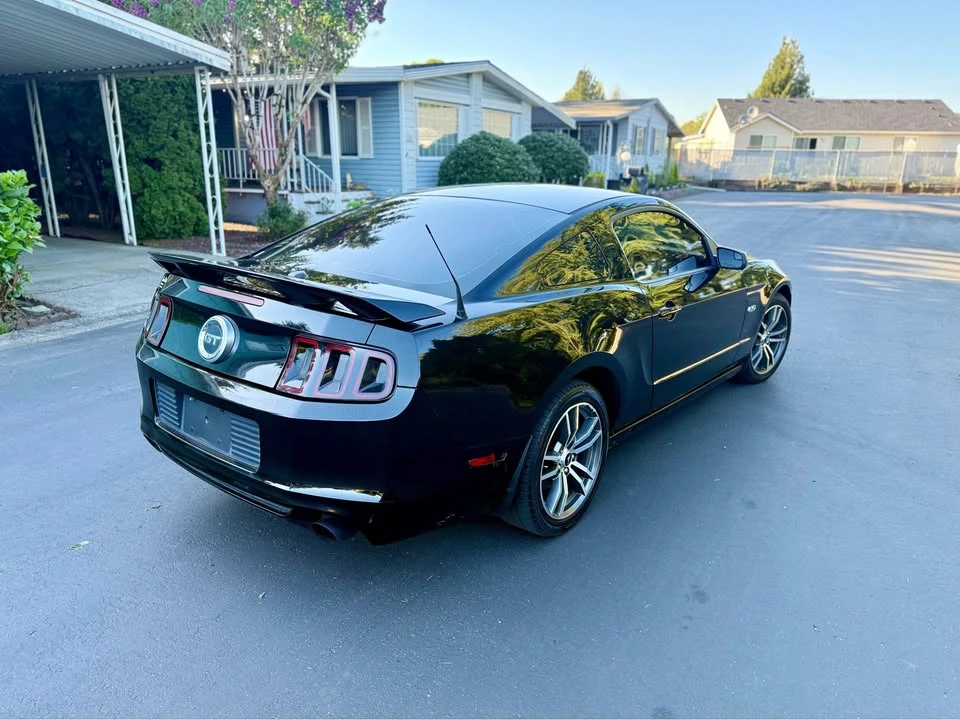 2011 Ford S197 Mustang - Image 7 of 10