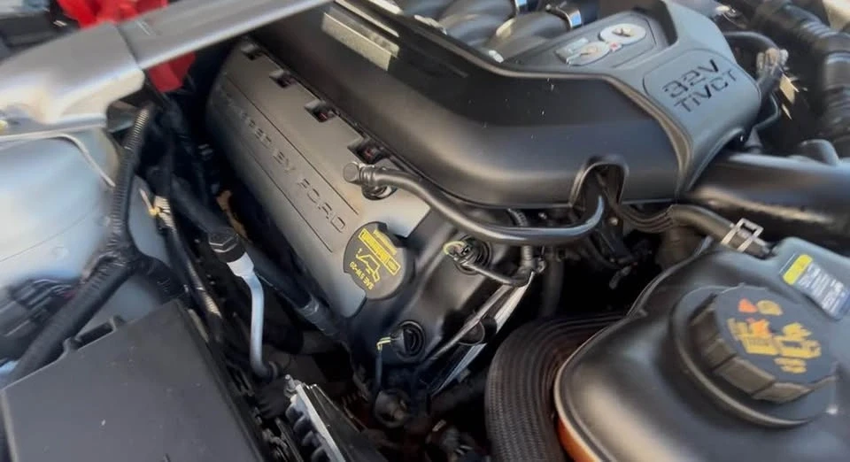 2011 Ford S197 Mustang - Image 6 of 10