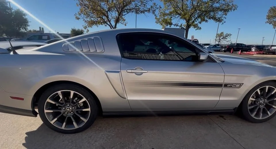 2011 Ford S197 Mustang - Image 3 of 10
