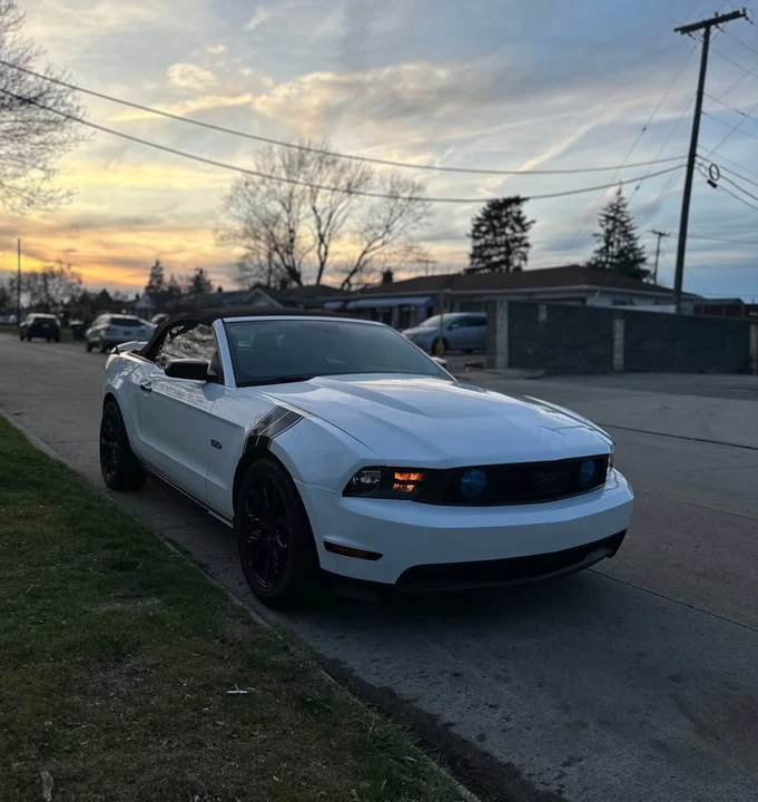 2011 Ford S197 Mustang - Image 2 of 7