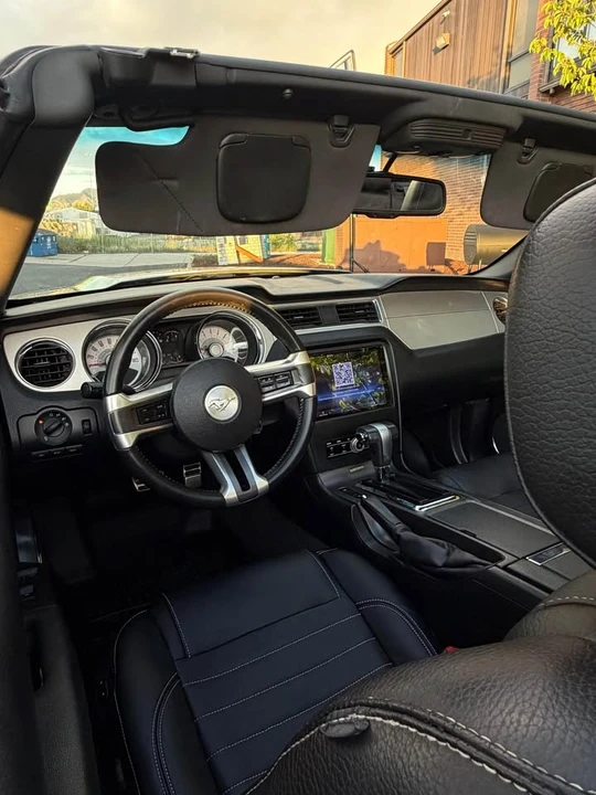 2011 Ford S197 Mustang - Image 11 of 20
