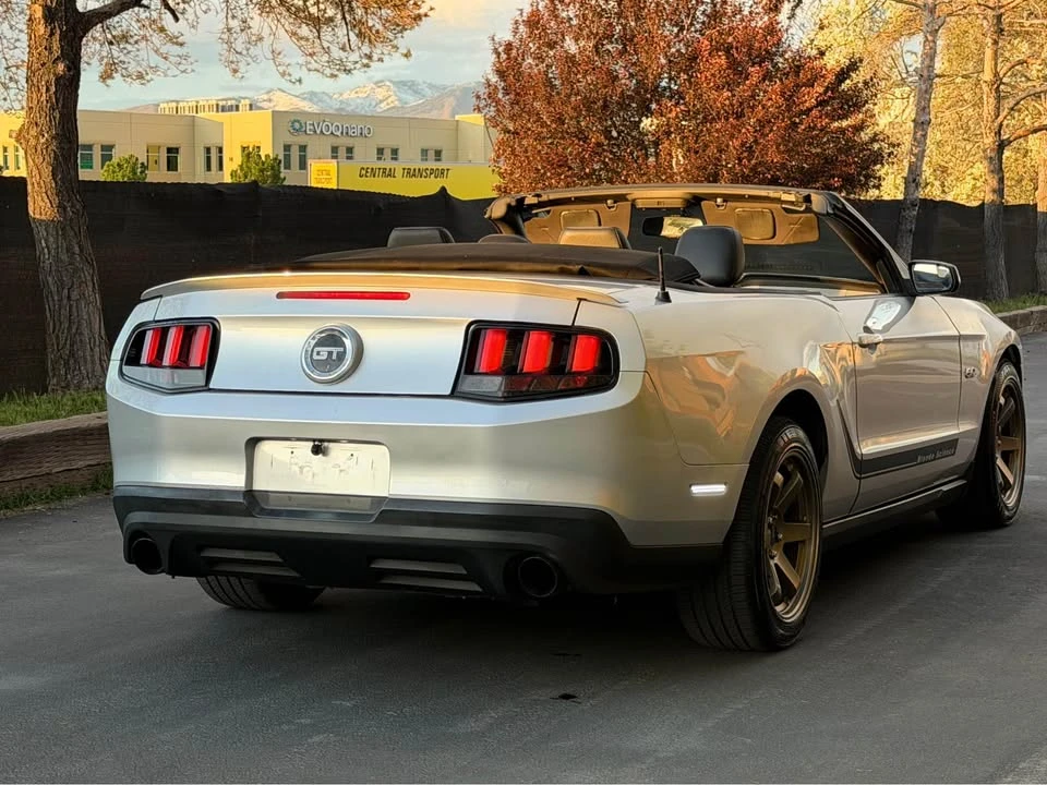 2011 Ford S197 Mustang - Image 2 of 20